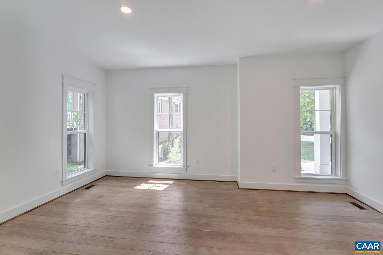 1408 QUEENSCROFT