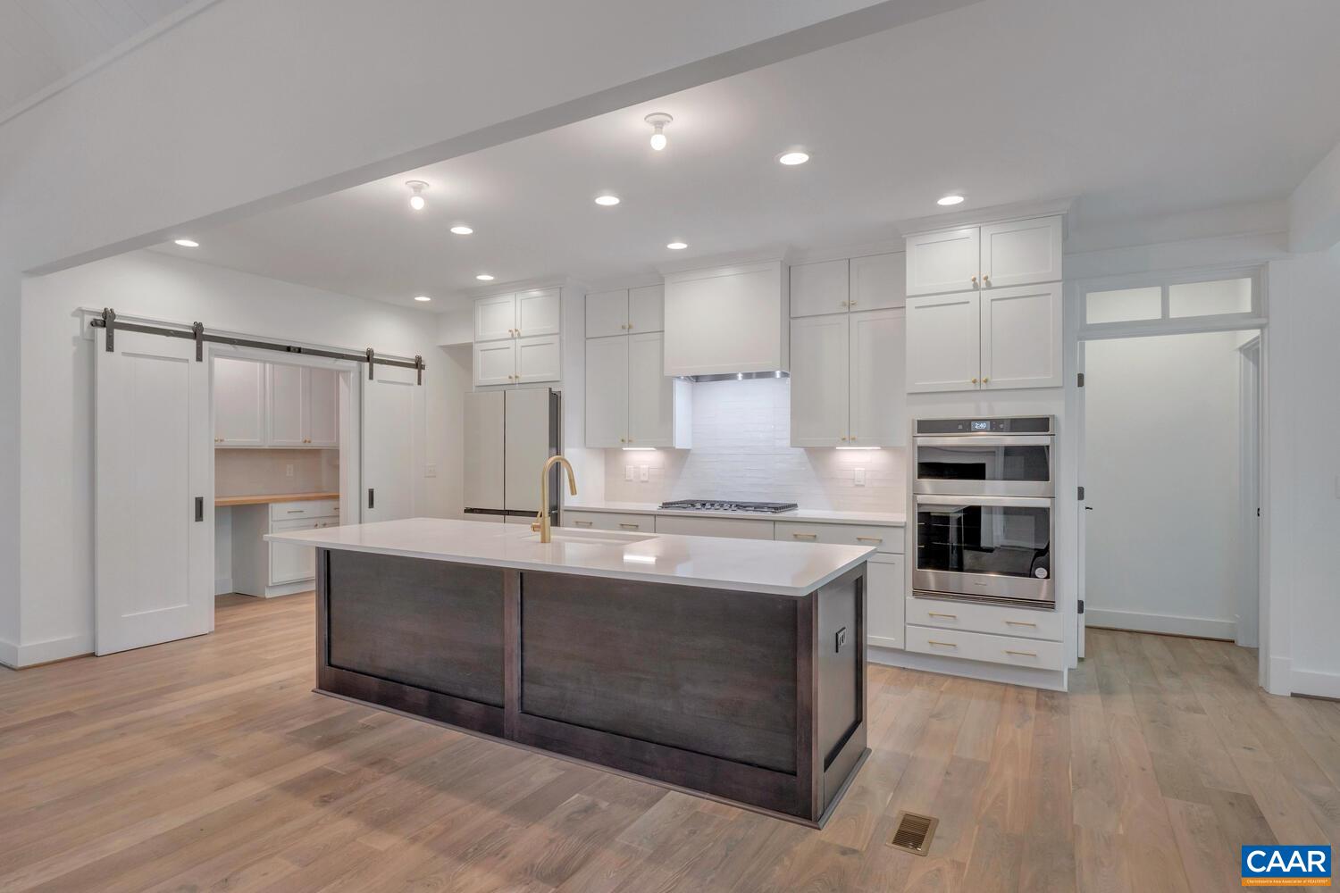 1408 QUEENSCROFT