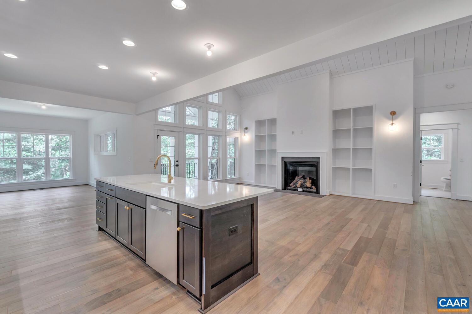 1408 QUEENSCROFT