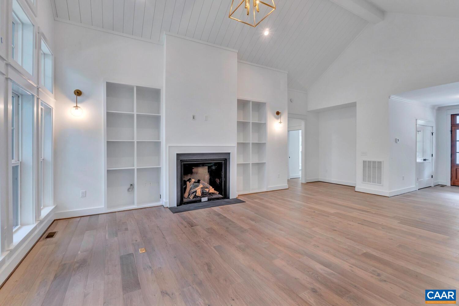1408 QUEENSCROFT