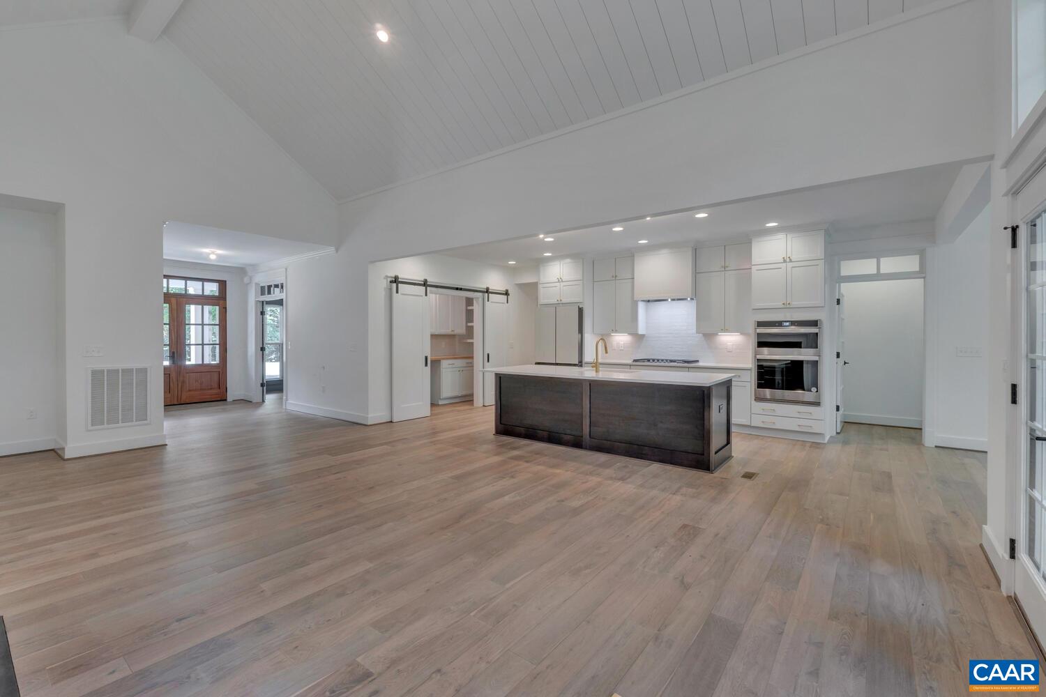 1408 QUEENSCROFT