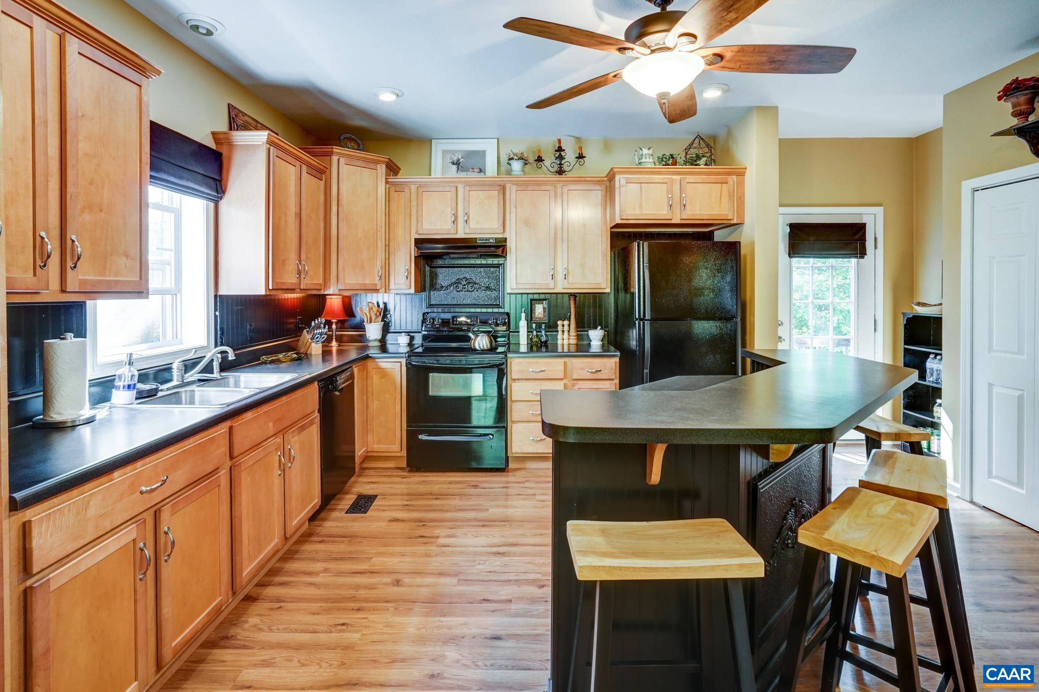 146 SHANNON GLEN DR