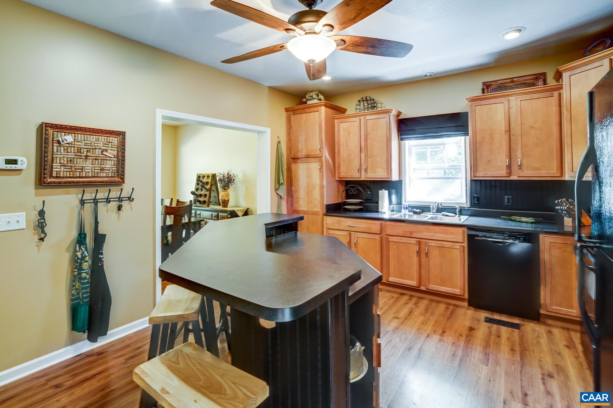 146 SHANNON GLEN DR