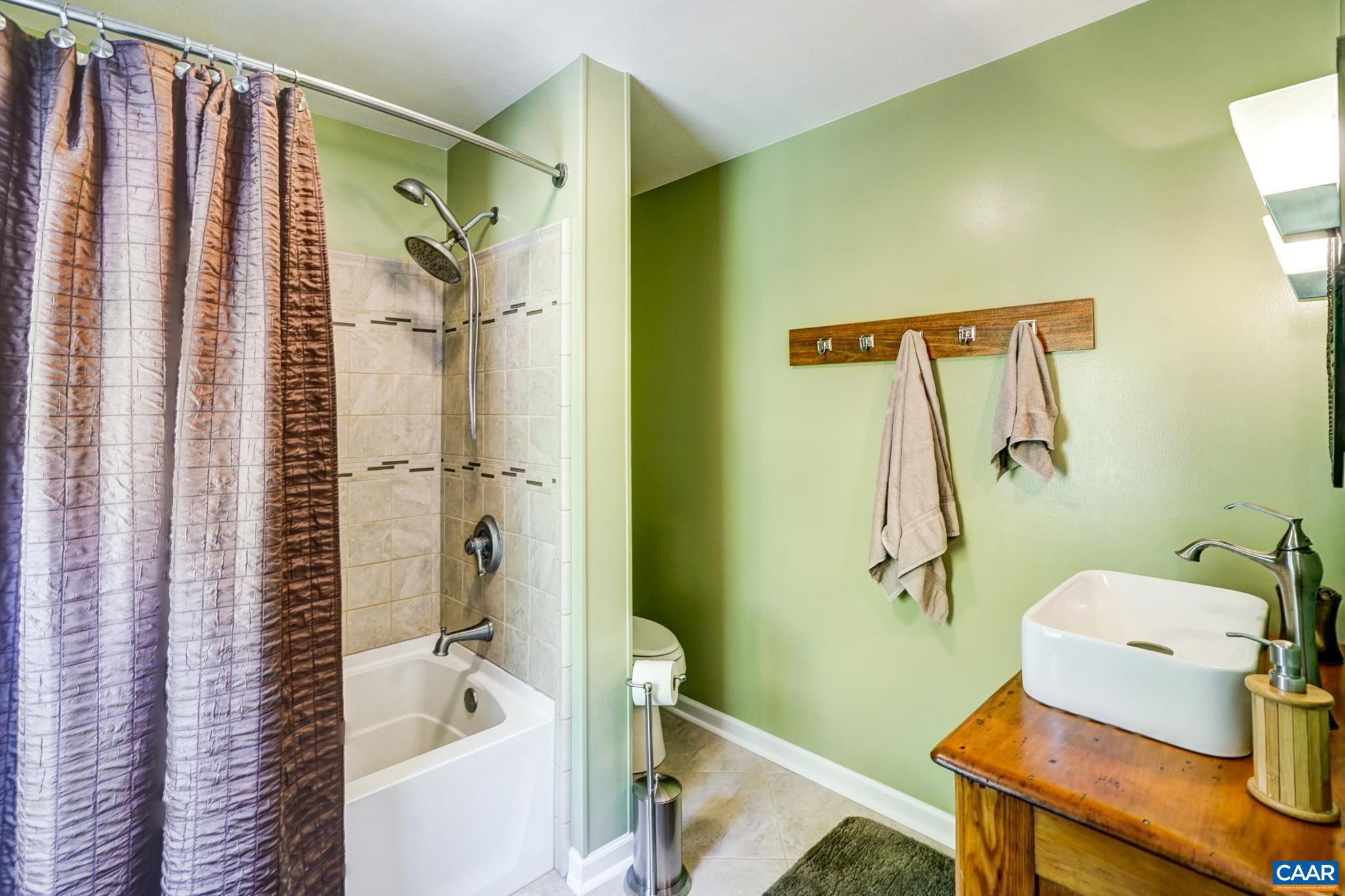146 SHANNON GLEN DR