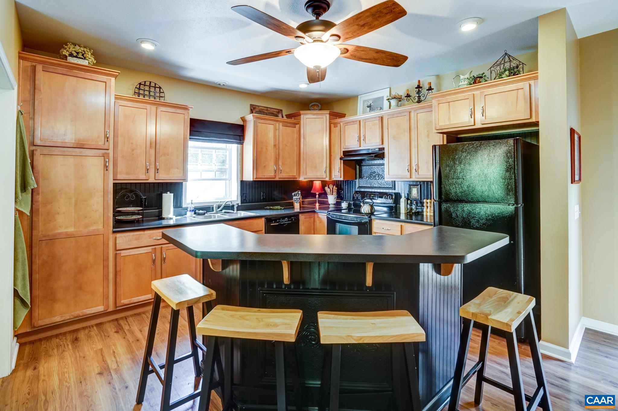 146 SHANNON GLEN DR