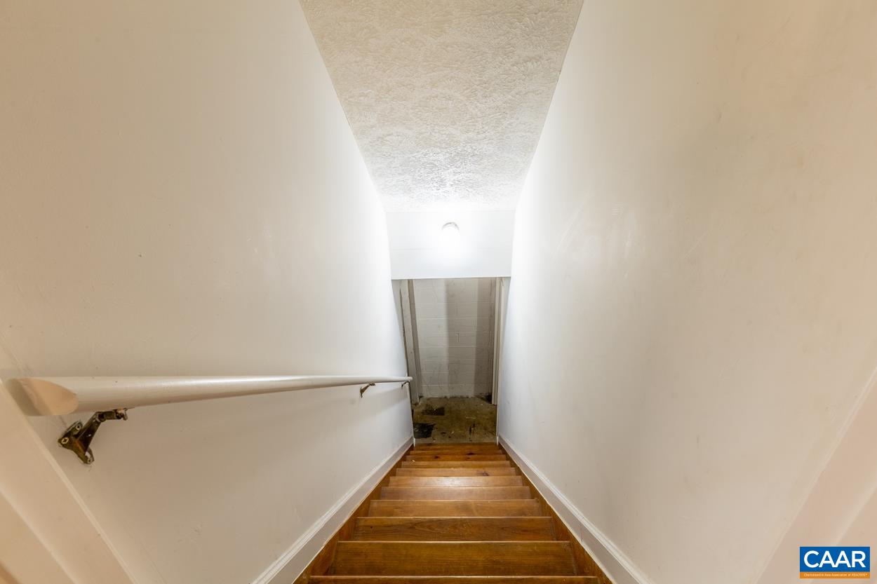 435 COURTHOUSE MOUNTAIN RD