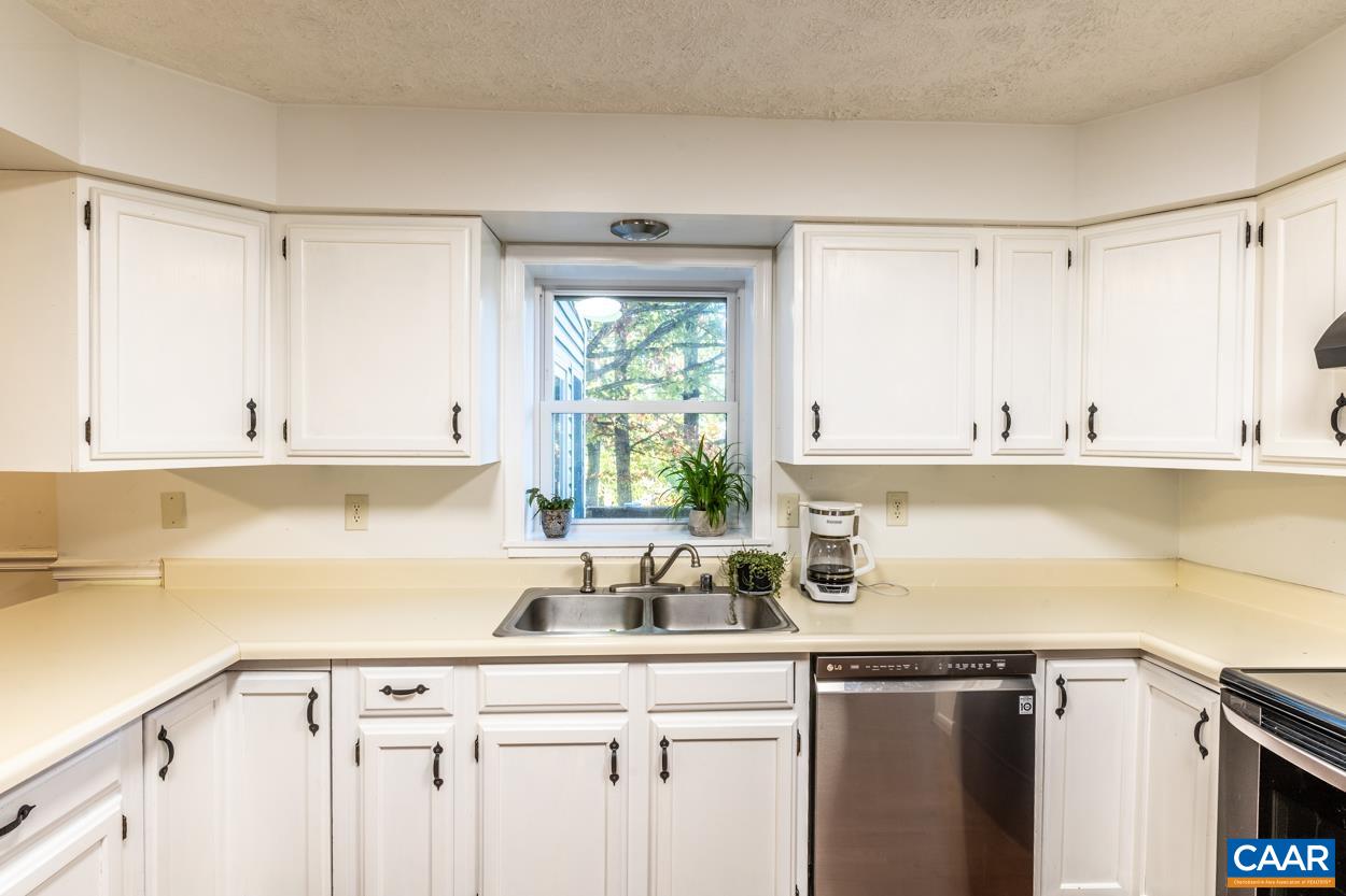 435 COURTHOUSE MOUNTAIN RD