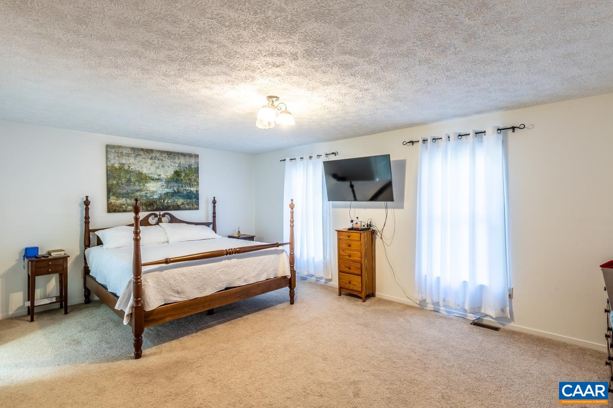 435 COURTHOUSE MOUNTAIN RD