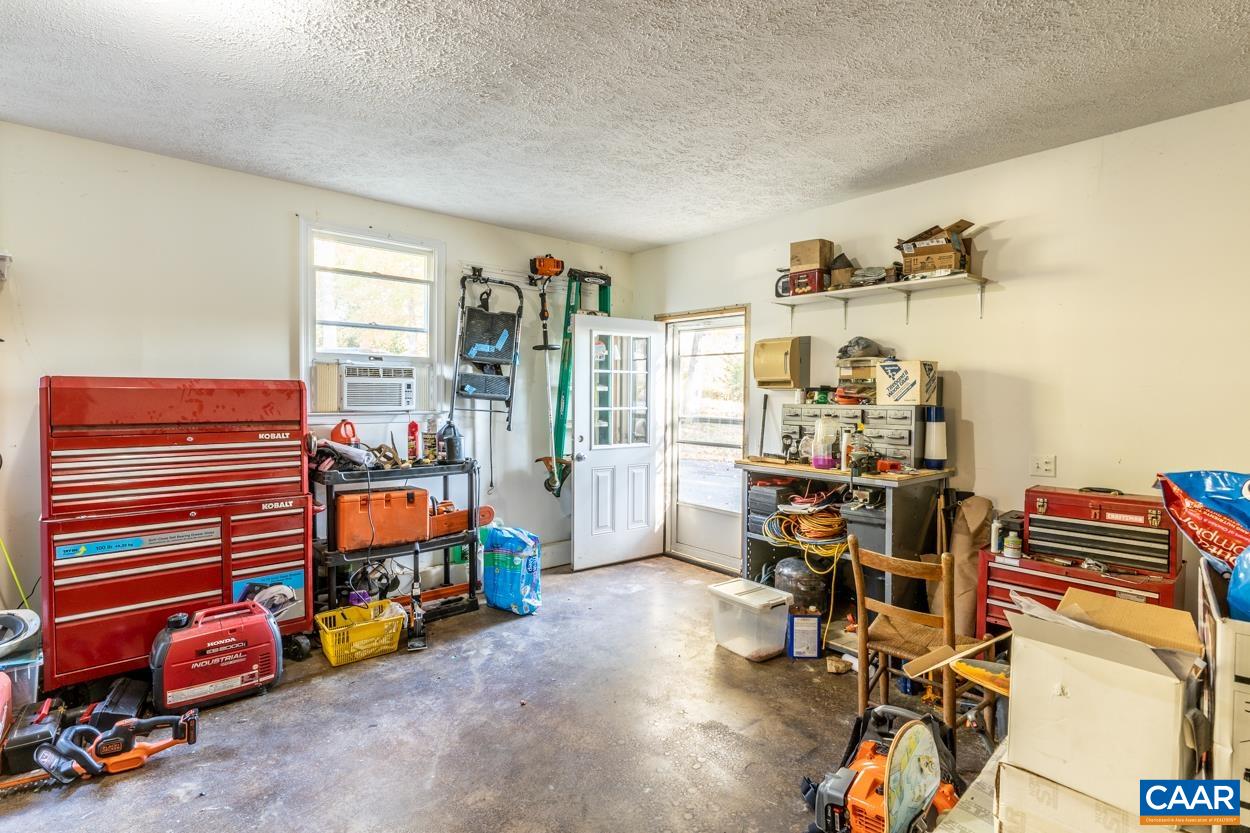 435 COURTHOUSE MOUNTAIN RD