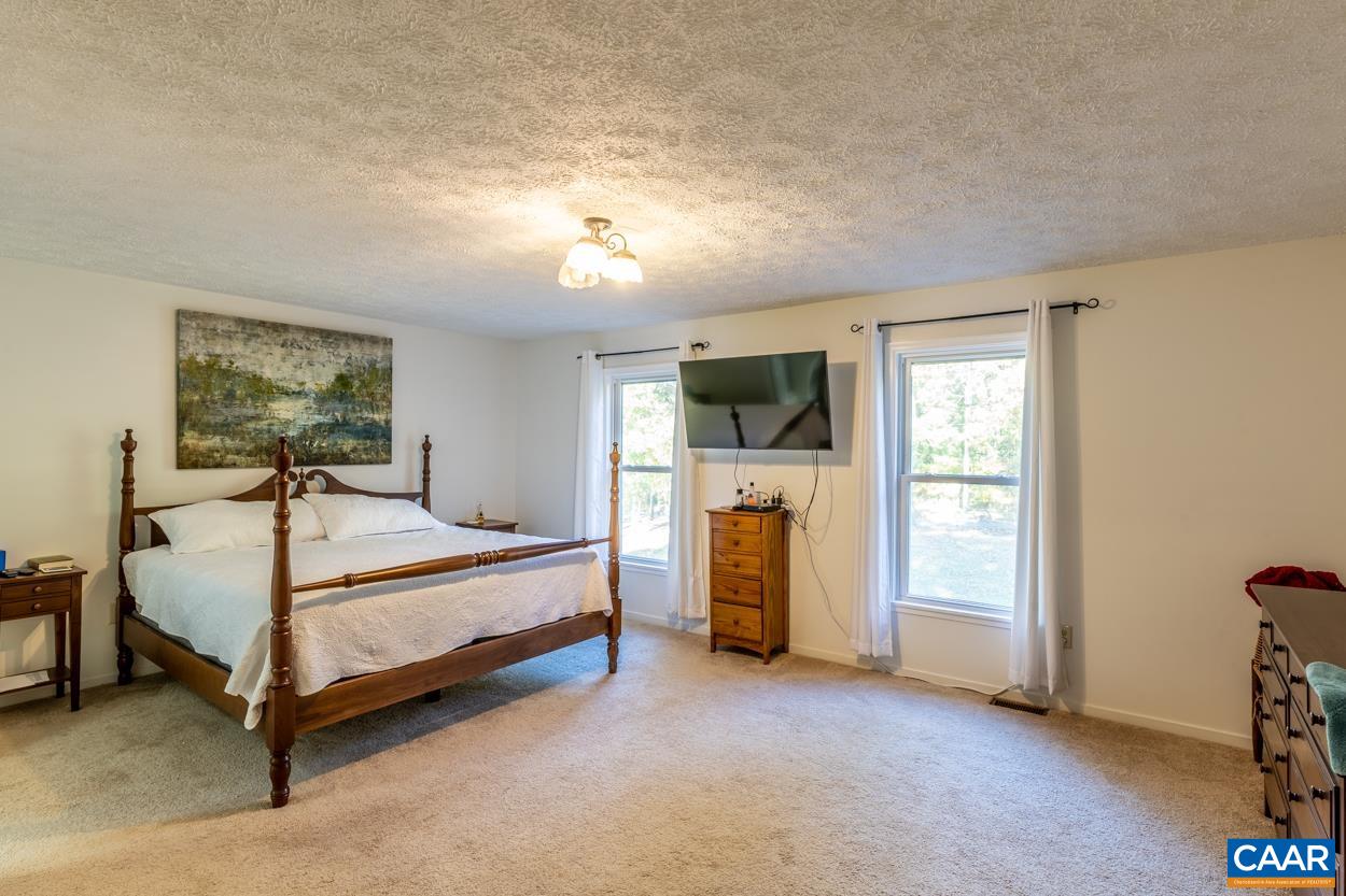 435 COURTHOUSE MOUNTAIN RD