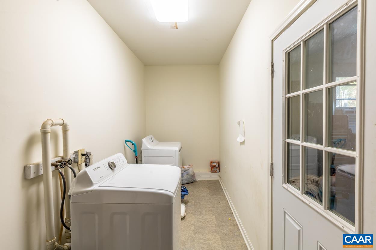435 COURTHOUSE MOUNTAIN RD