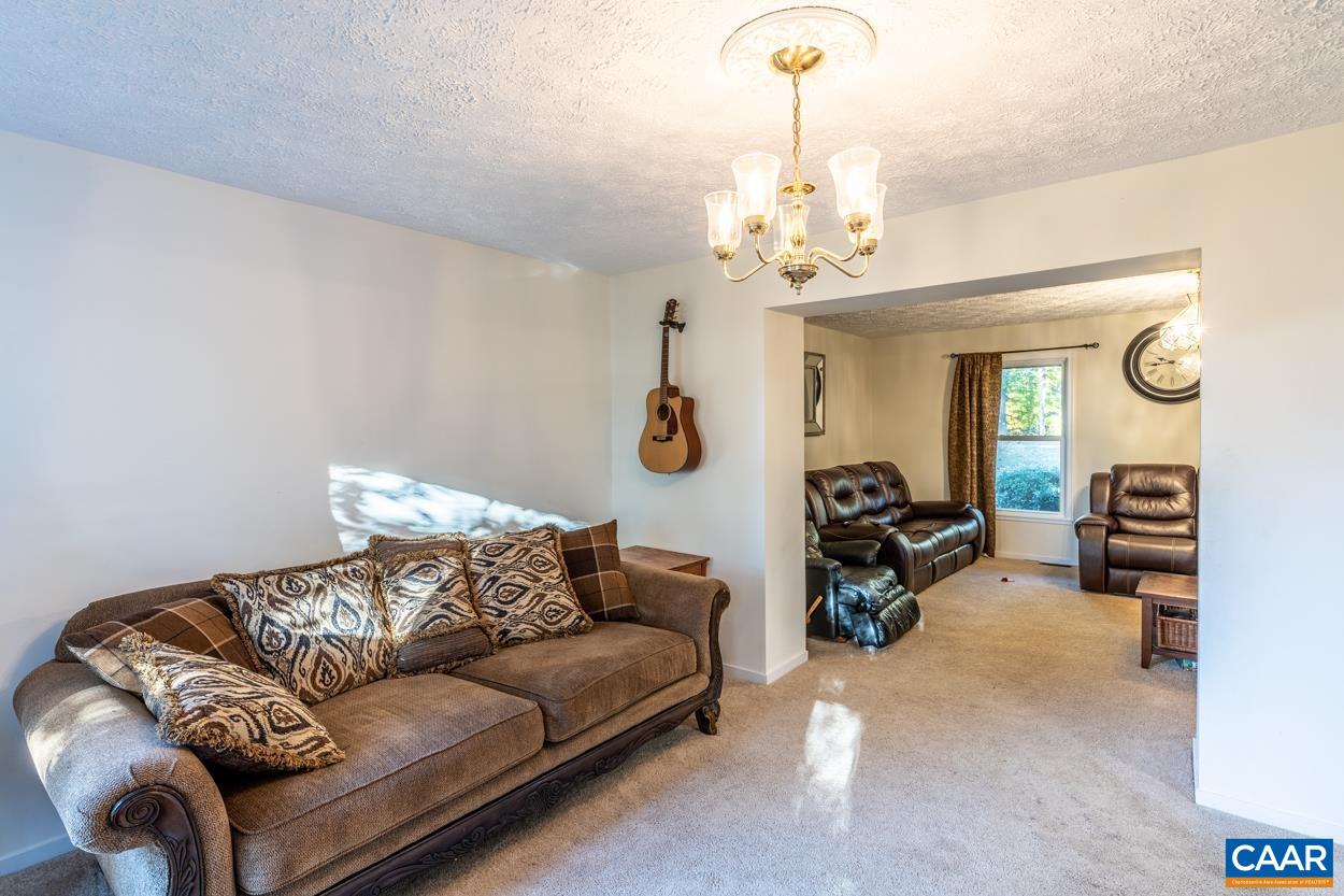435 COURTHOUSE MOUNTAIN RD