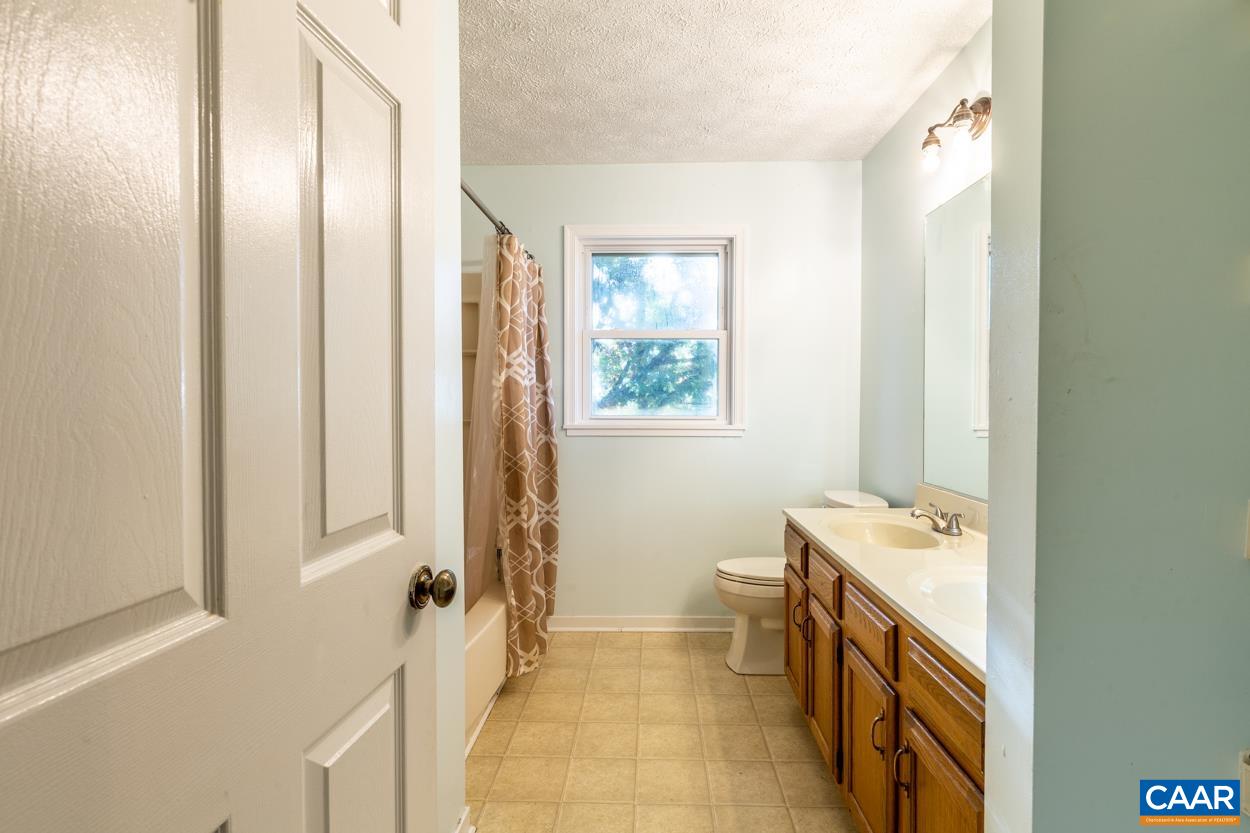 435 COURTHOUSE MOUNTAIN RD