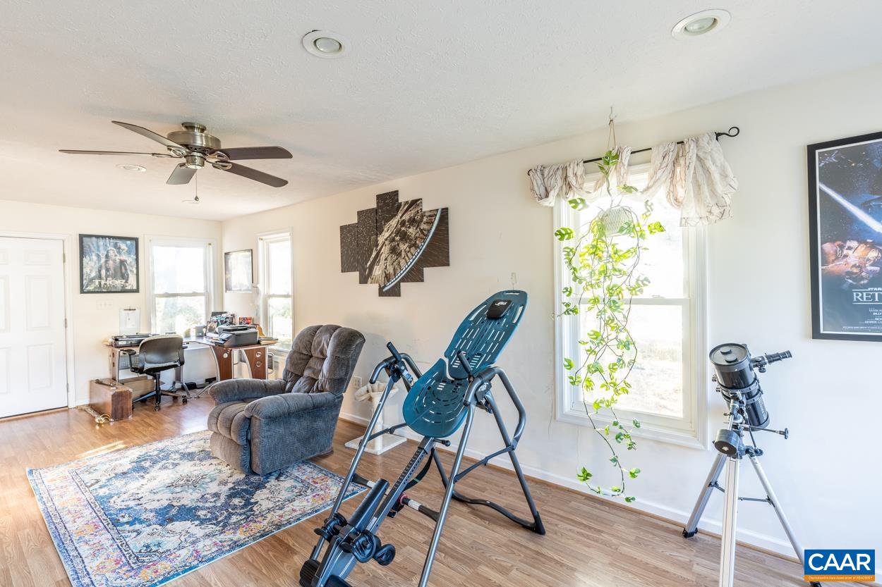 435 COURTHOUSE MOUNTAIN RD