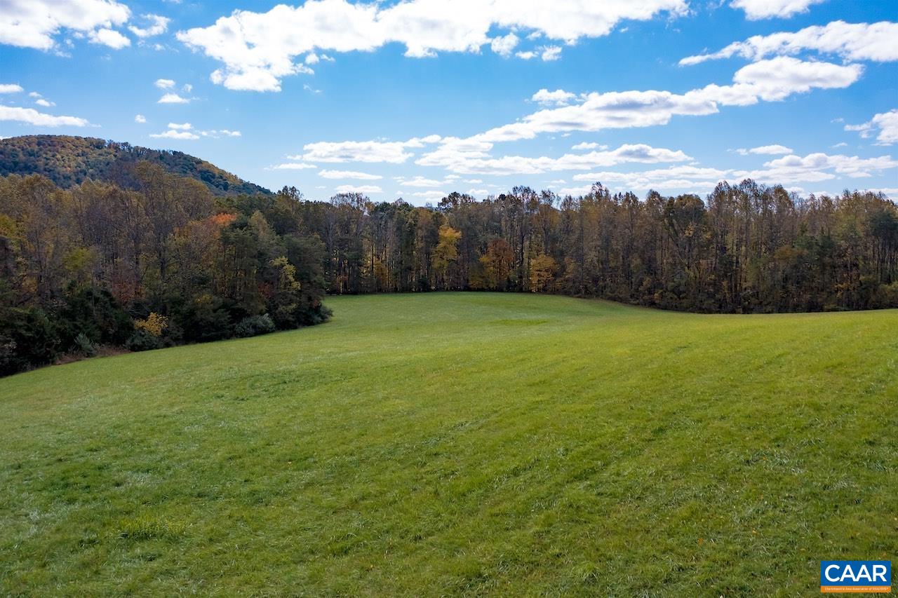 MEADOW VIEW LN