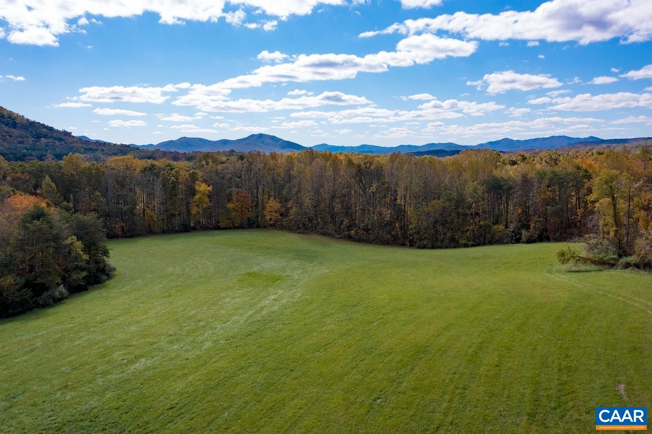 MEADOW VIEW LN