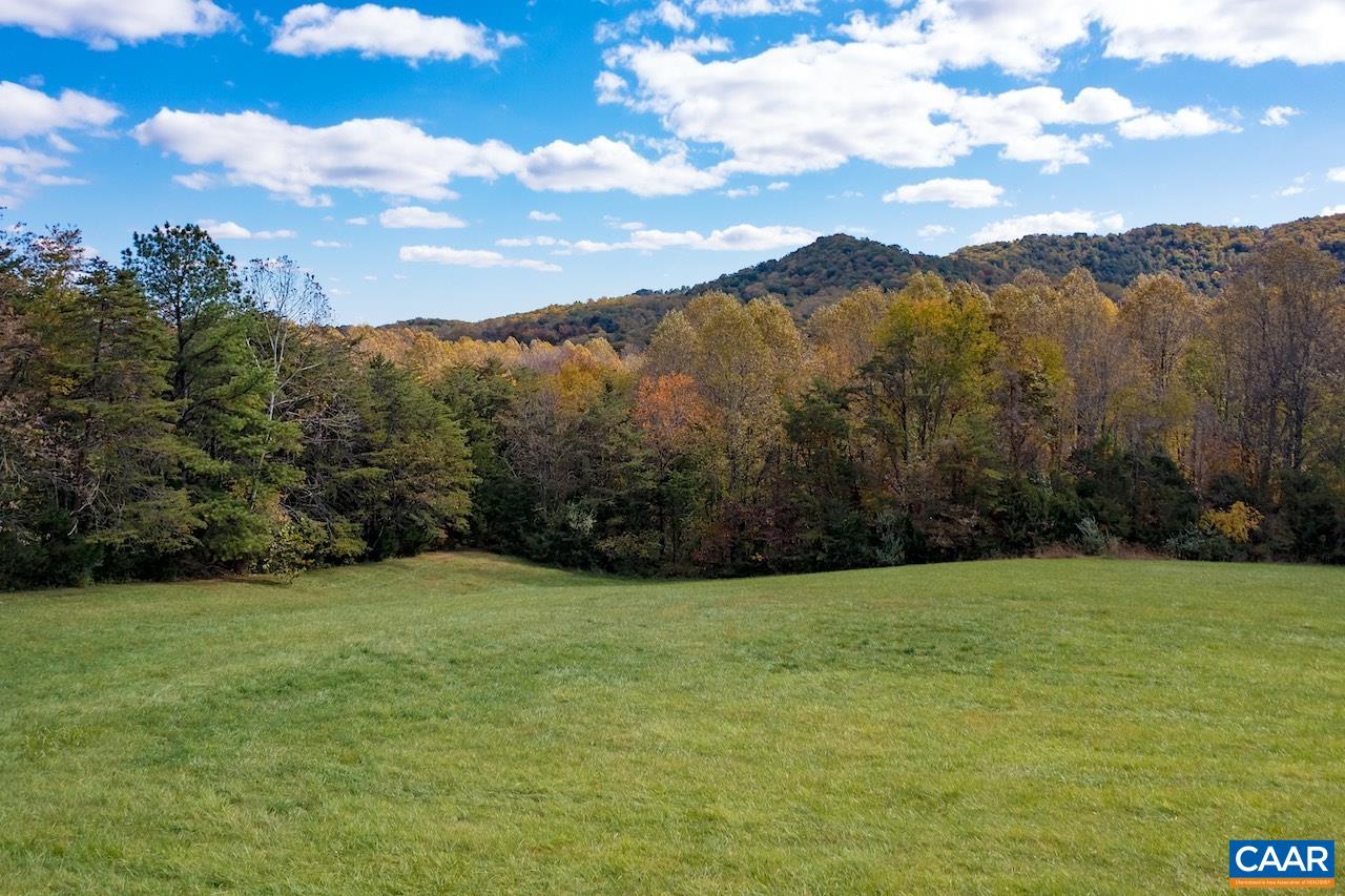 MEADOW VIEW LN