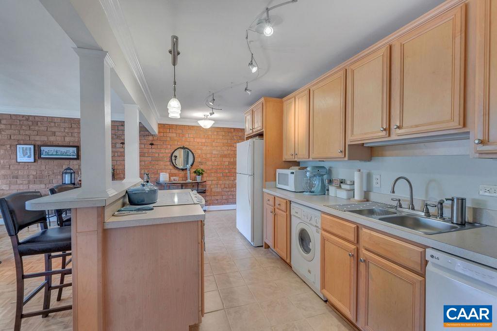 1800 JEFFERSON PARK AVE Unit: 58