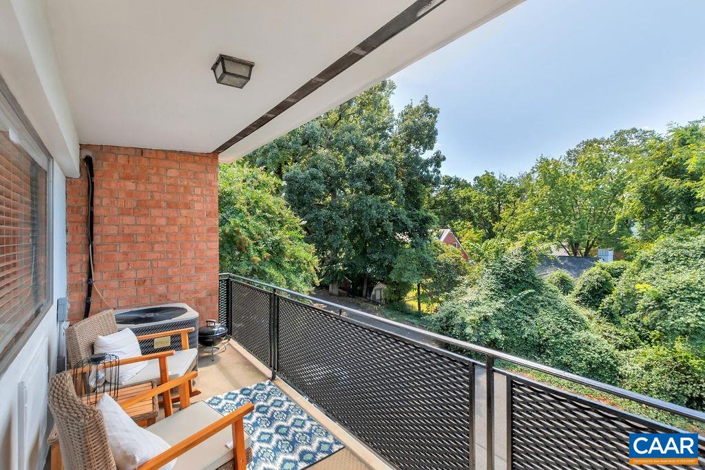 1800 JEFFERSON PARK AVE Unit: 58