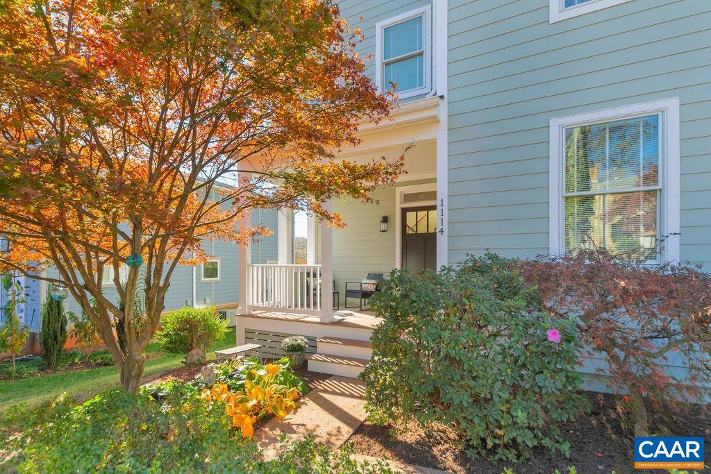 1114 ELLIOTT AVE