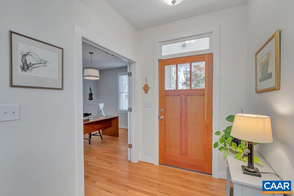 1114 ELLIOTT AVE