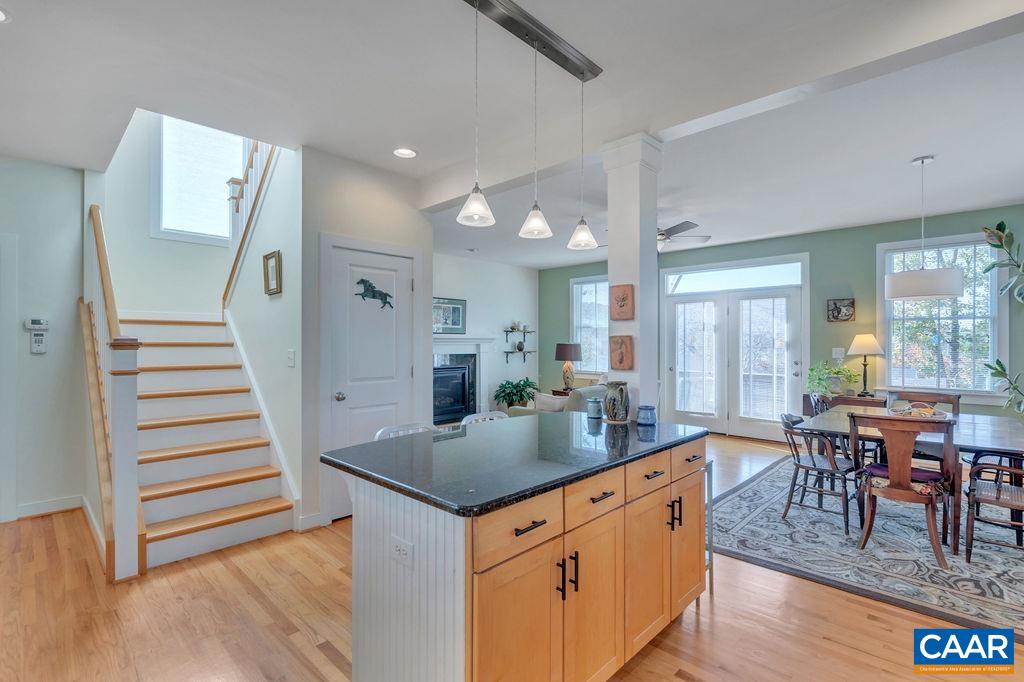 1114 ELLIOTT AVE