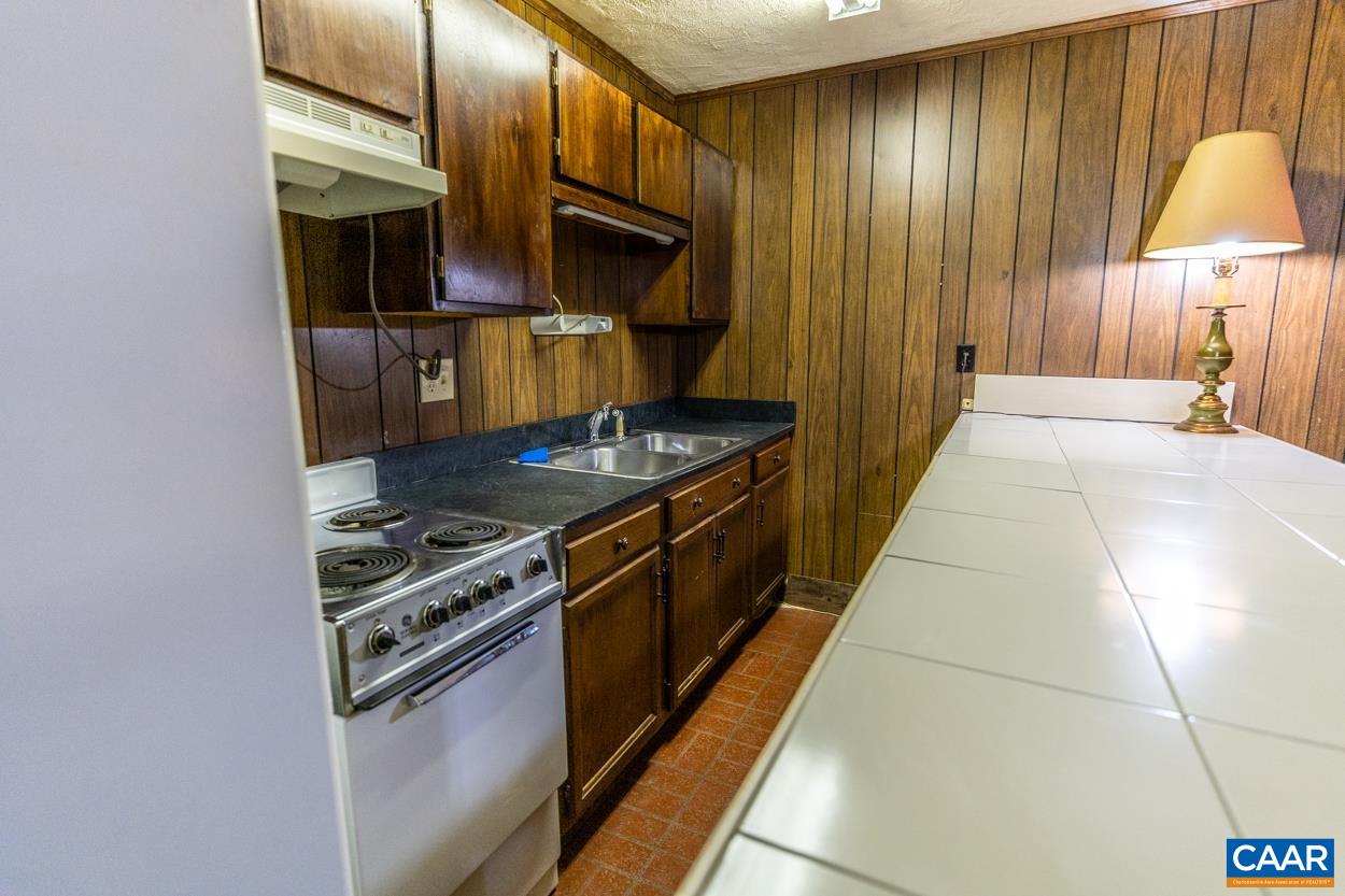 506 WESTMORELAND CT