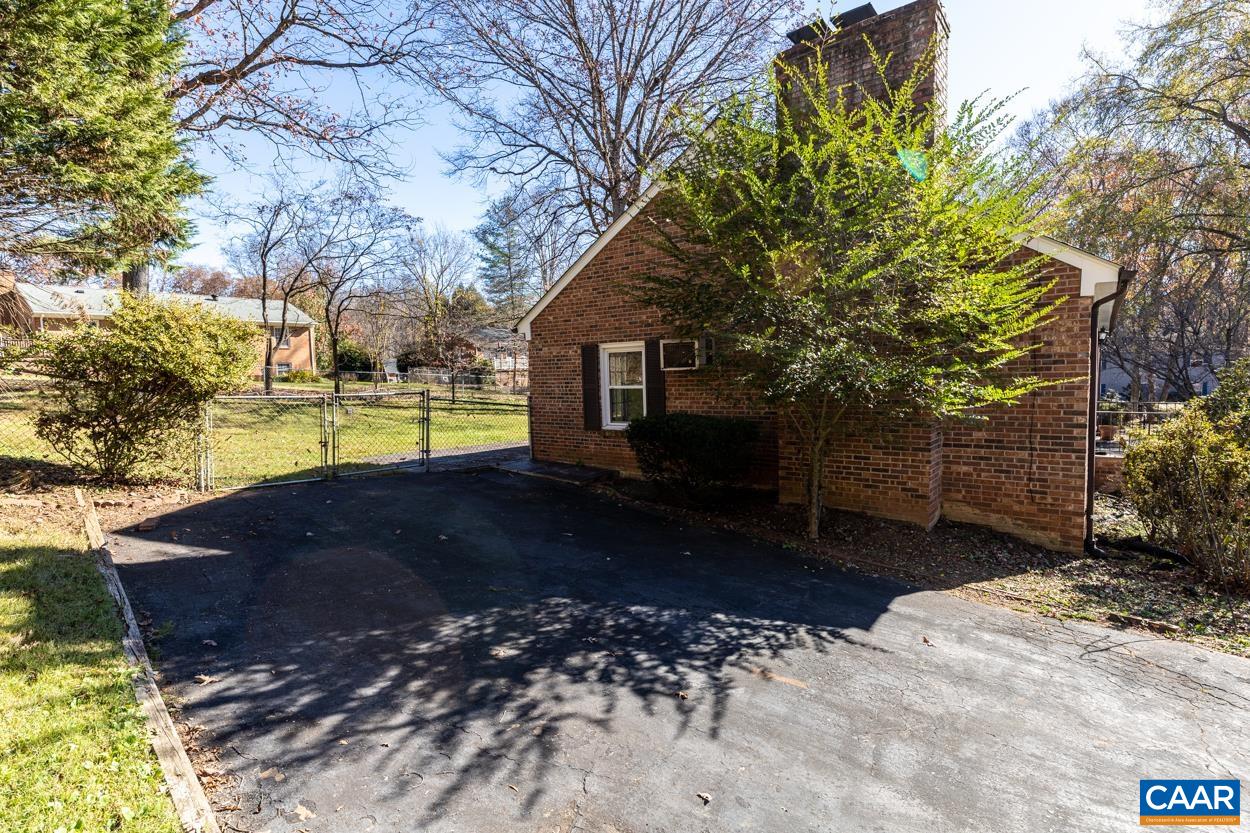 506 WESTMORELAND CT
