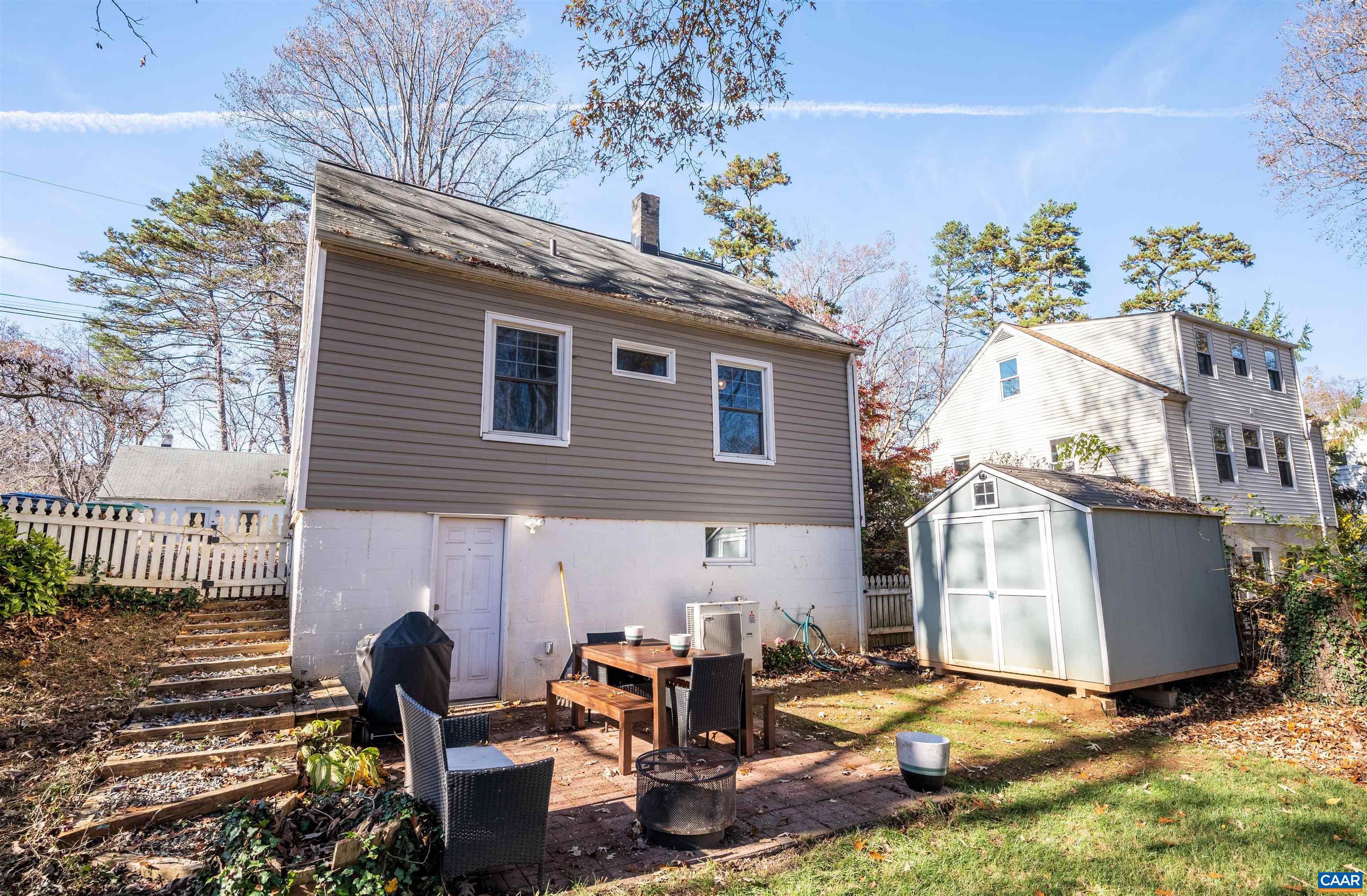 19 MOBILE LN