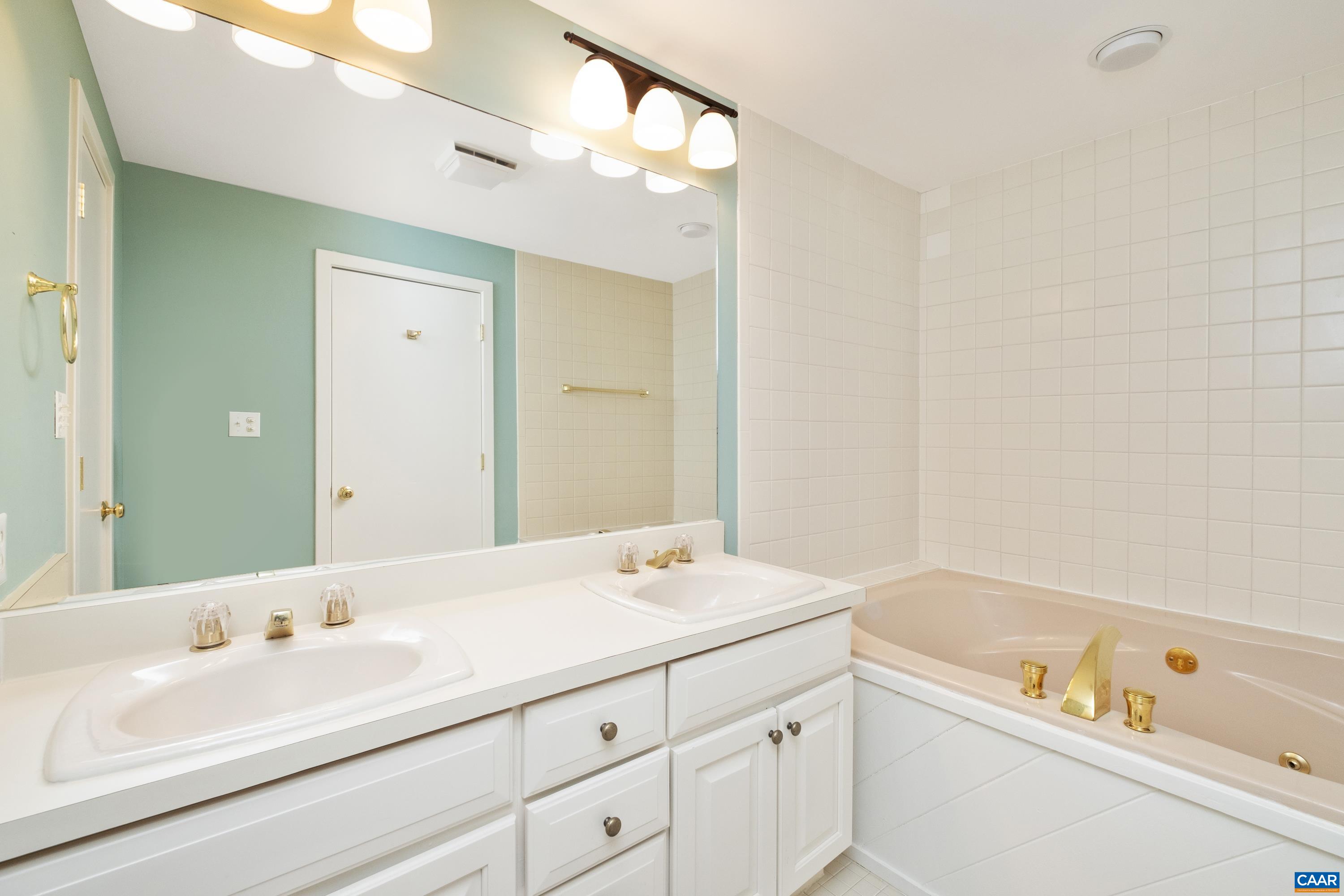 1615 OVERLOOK CONDOS Unit: 1615