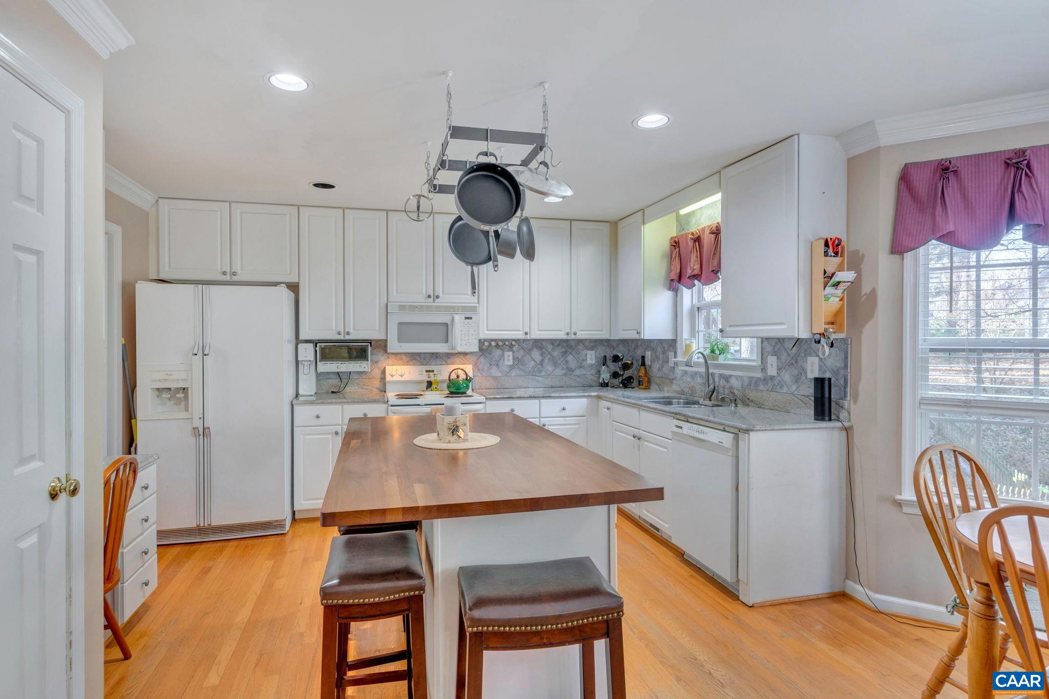 1642 OLD BROOK RD