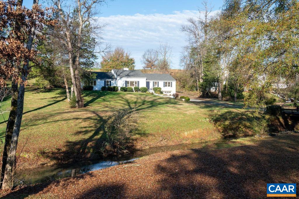 36 CANTERBURY RD