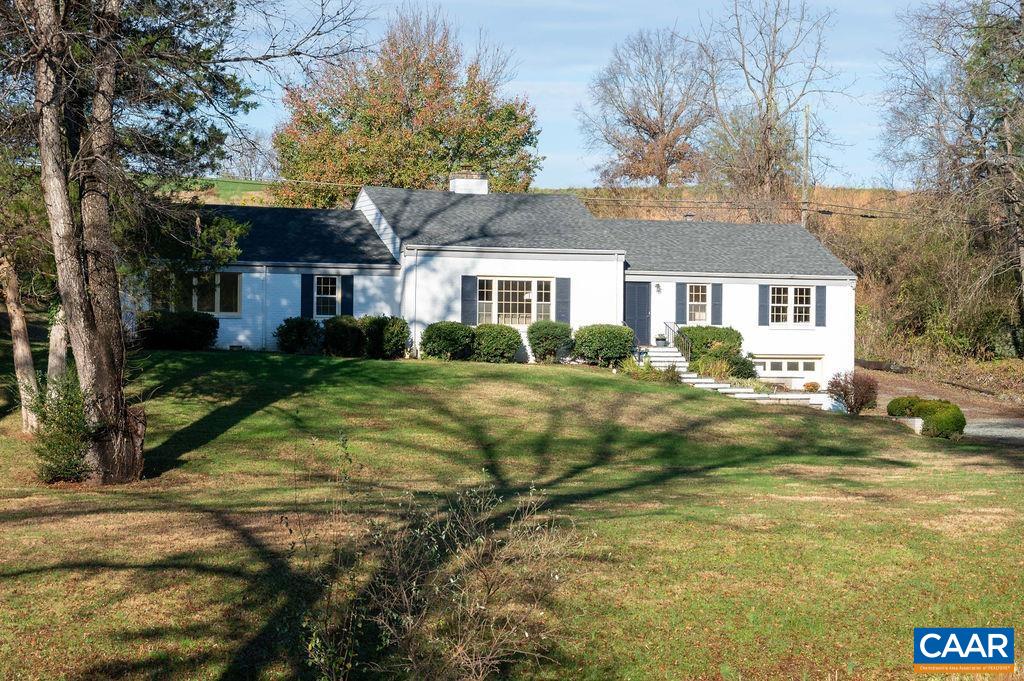 36 CANTERBURY RD