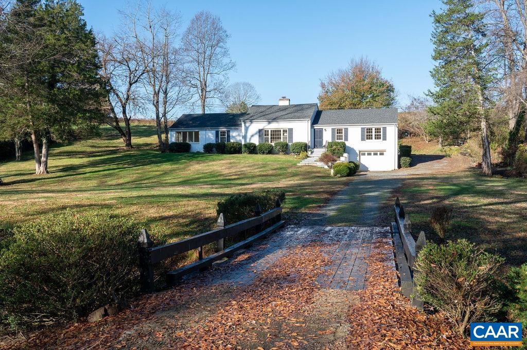 36 CANTERBURY RD