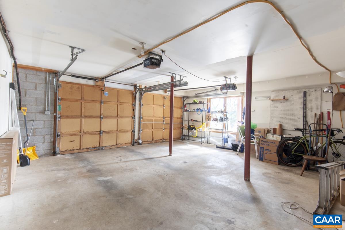 442 FOOTHILLS DR