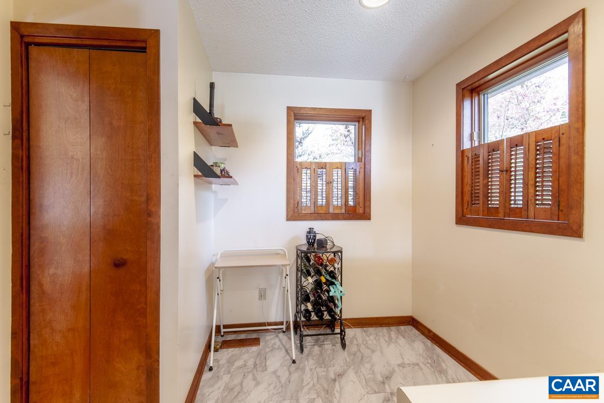 442 FOOTHILLS DR