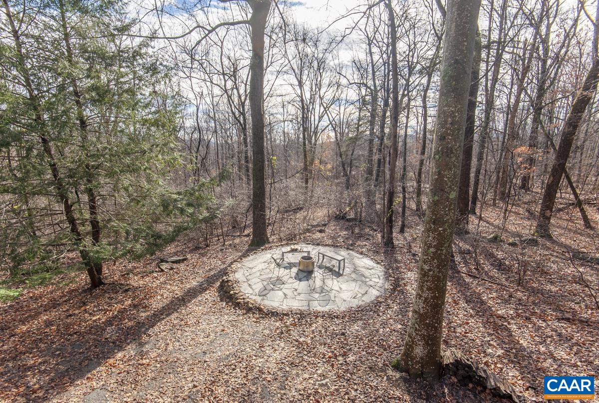 442 FOOTHILLS DR