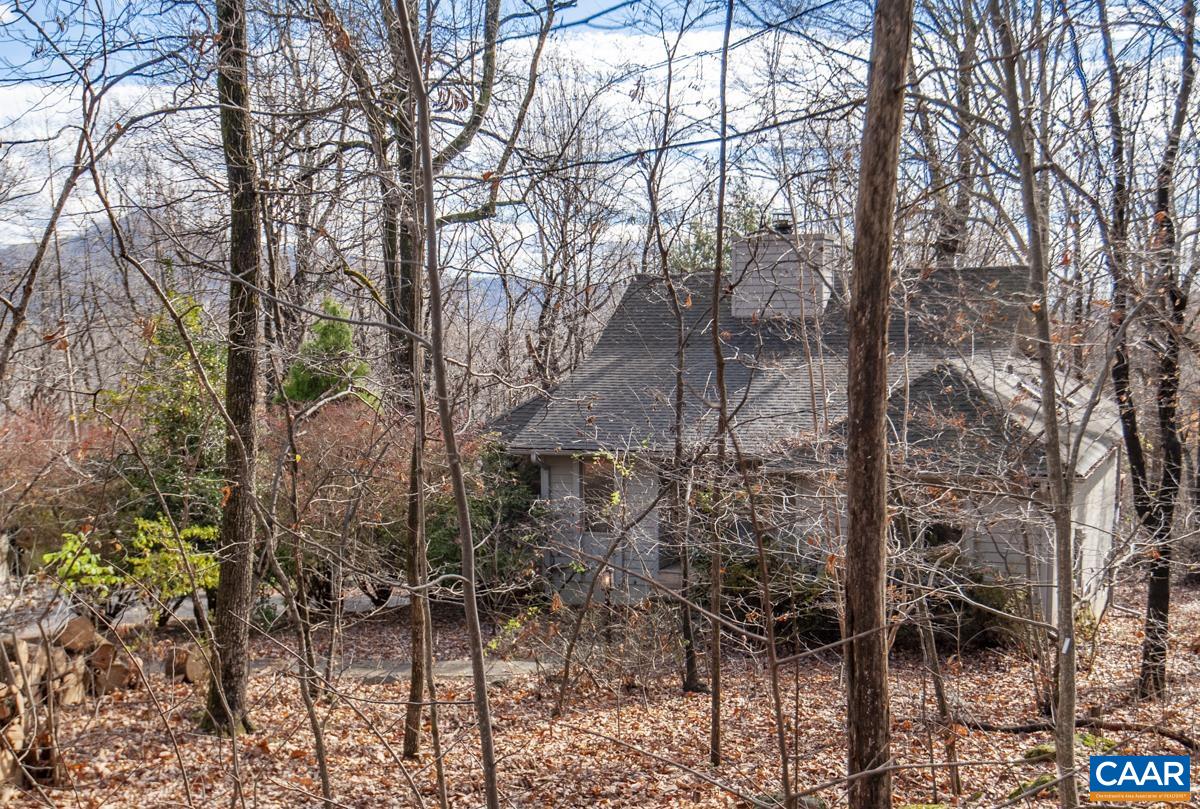 442 FOOTHILLS DR