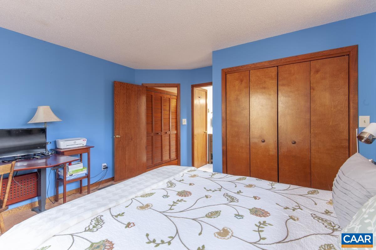 442 FOOTHILLS DR