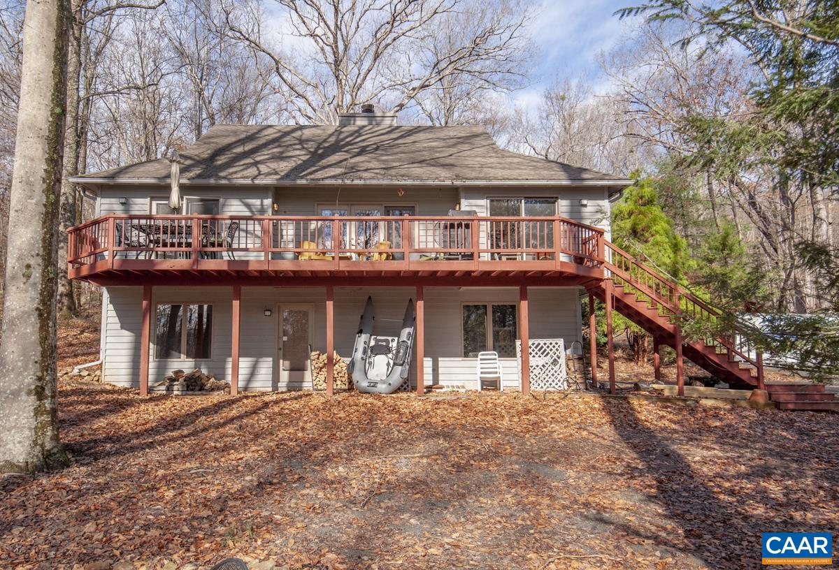 442 FOOTHILLS DR