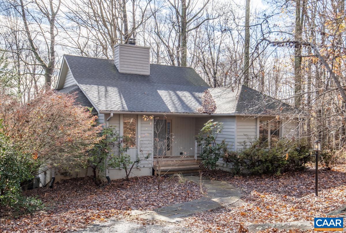 442 FOOTHILLS DR