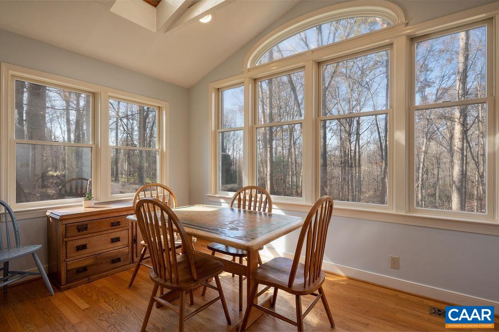 2584 CARDINAL RIDGE RD