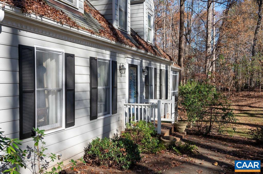 2584 CARDINAL RIDGE RD