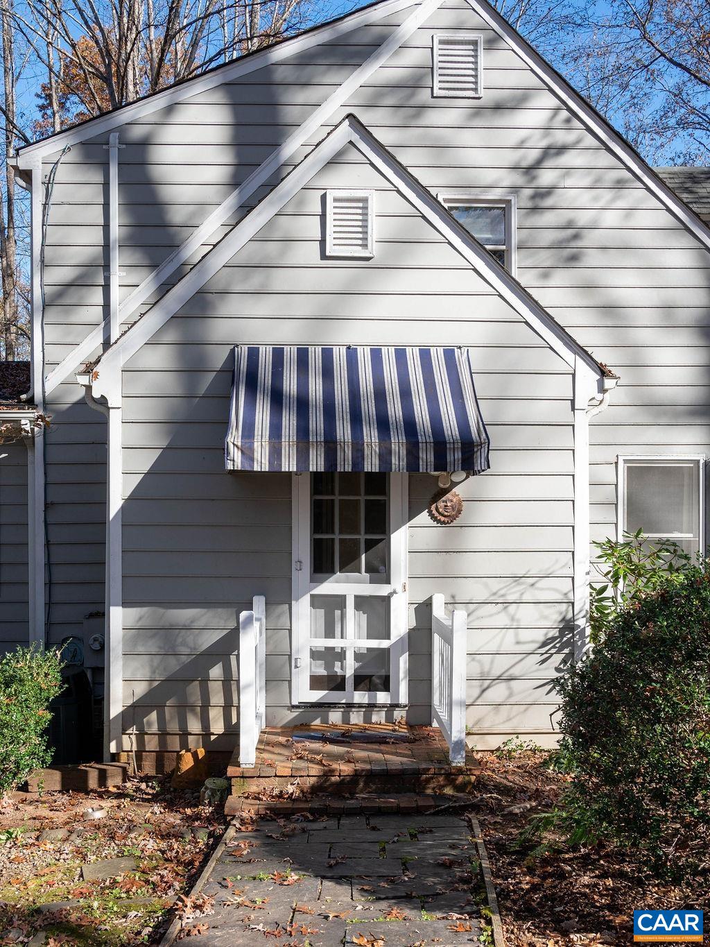 2584 CARDINAL RIDGE RD