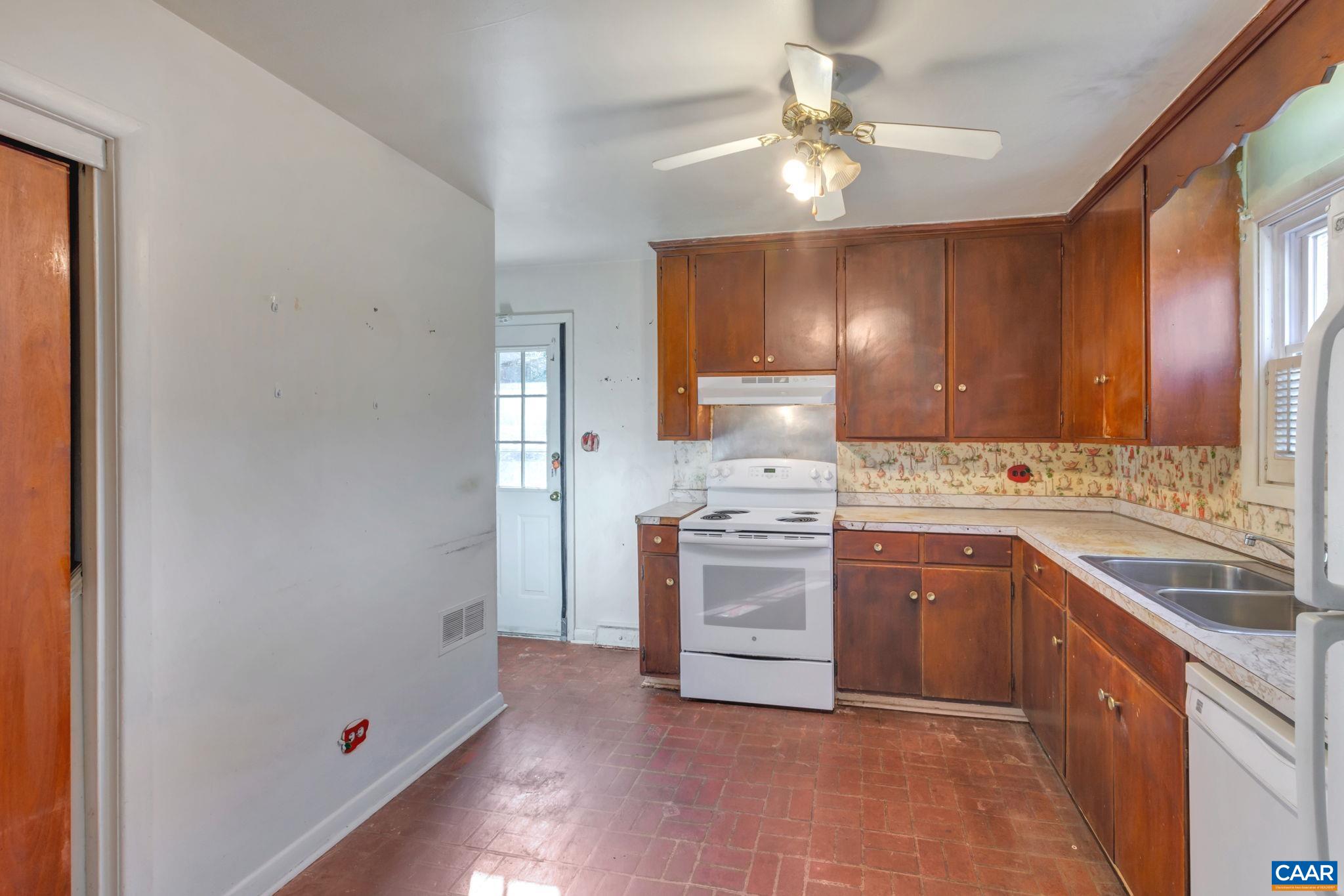1514 CHERRY AVE