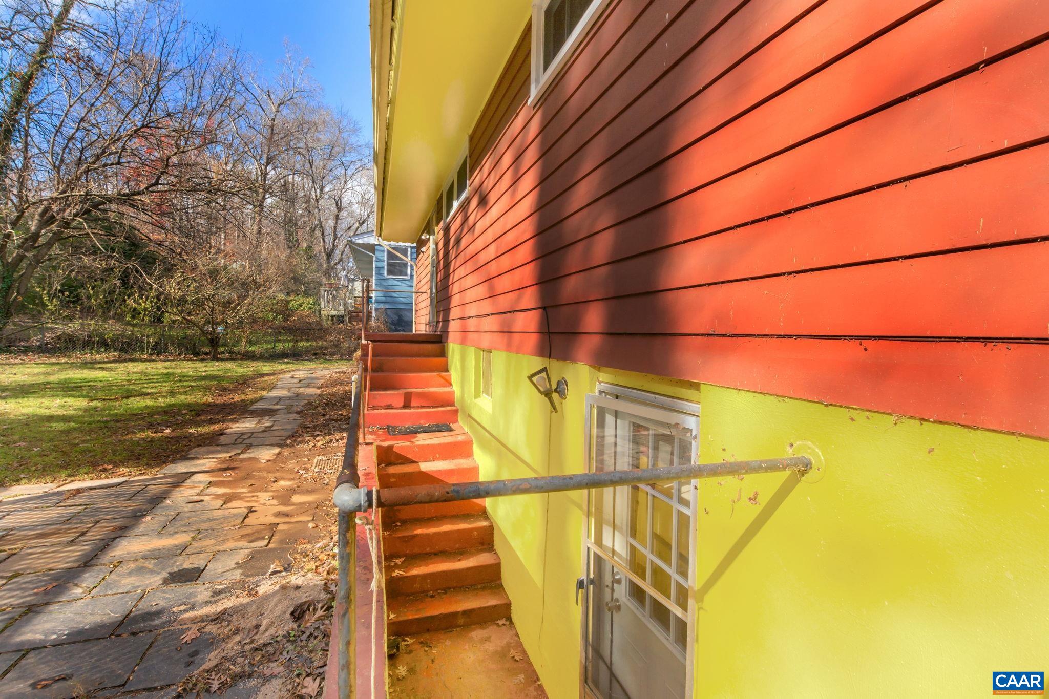 1514 CHERRY AVE