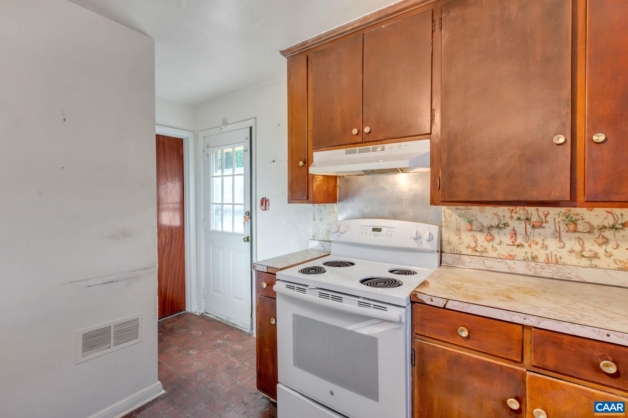 1514 CHERRY AVE