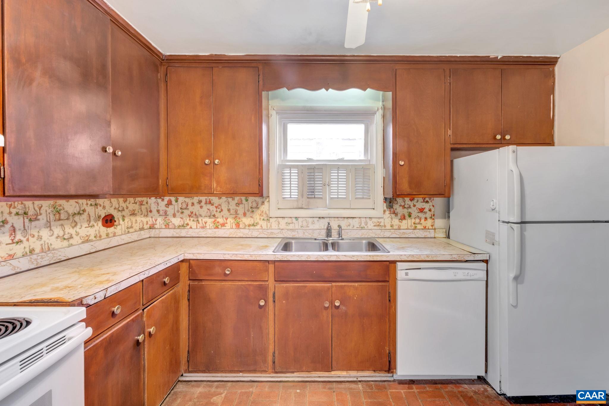 1514 CHERRY AVE