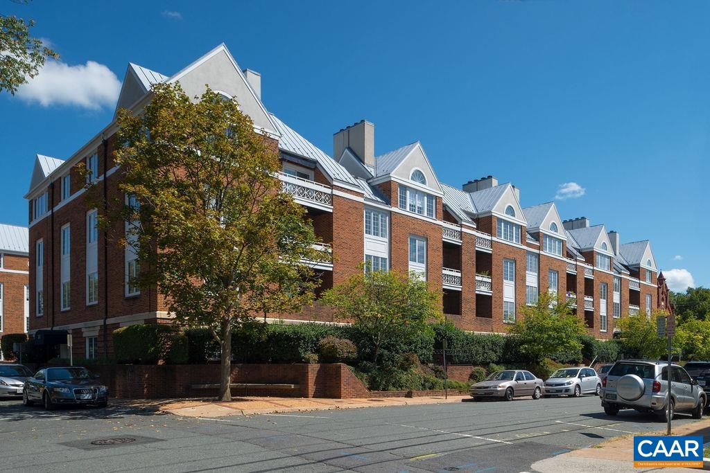 205 E JEFFERSON ST Unit: 3