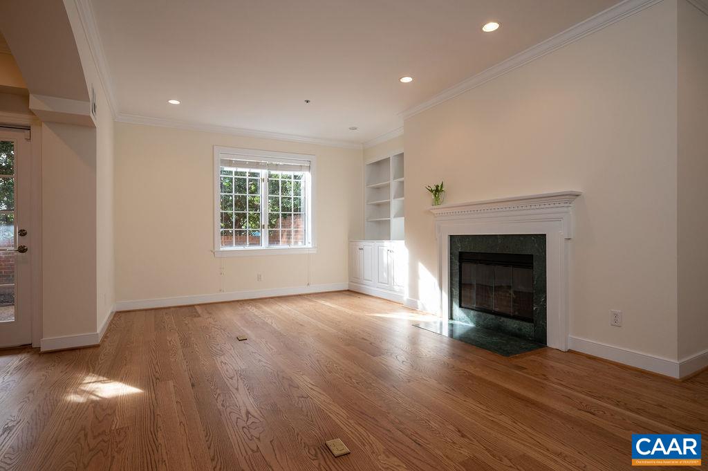205 E JEFFERSON ST Unit: 3